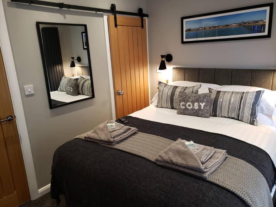 The Courtyard - Cosy, Secluded With Luxury Suite Walmer Eksteriør bilde